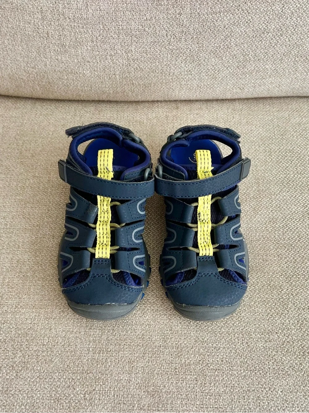 Cat & Jack Size 9 Toddler Closed Toe Sport Sandals Navy Yellow EUC